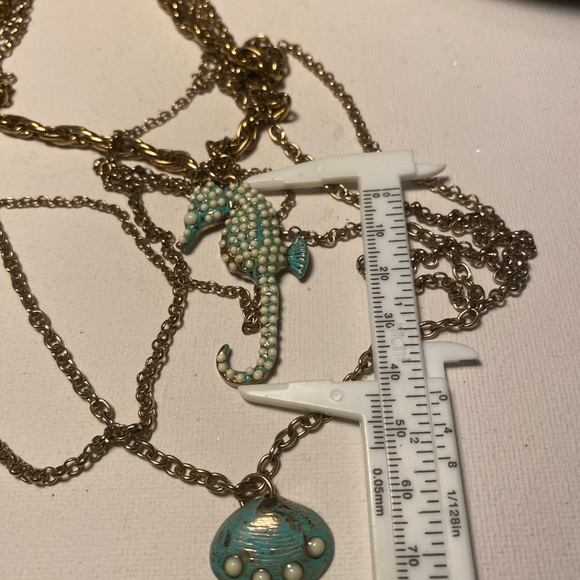 ๐๐ Vintage yet new one of a kind gold tone multilayered multi design necklace - Picture 10 of 12